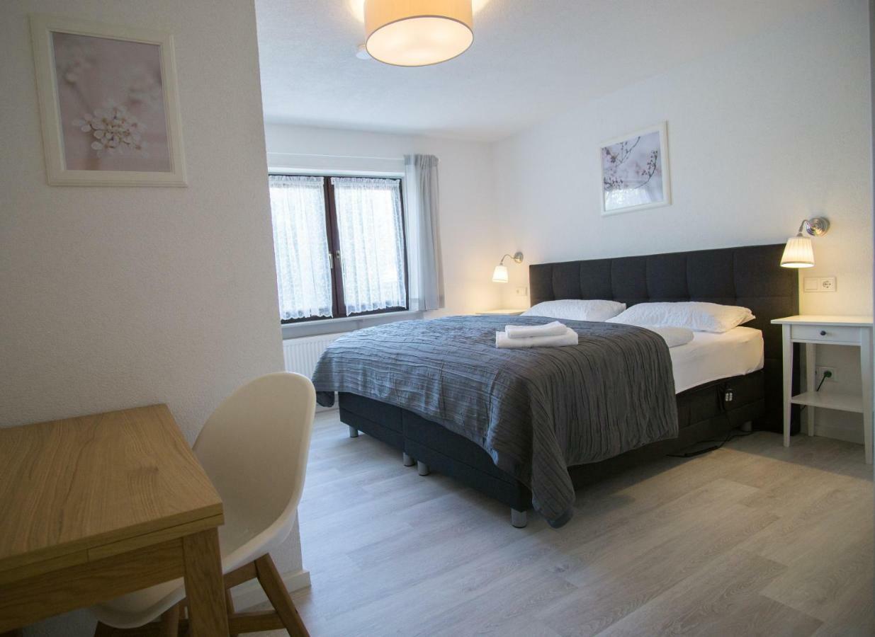 Ferienwohnung Charlotte Weisenheim am Sand Luaran gambar